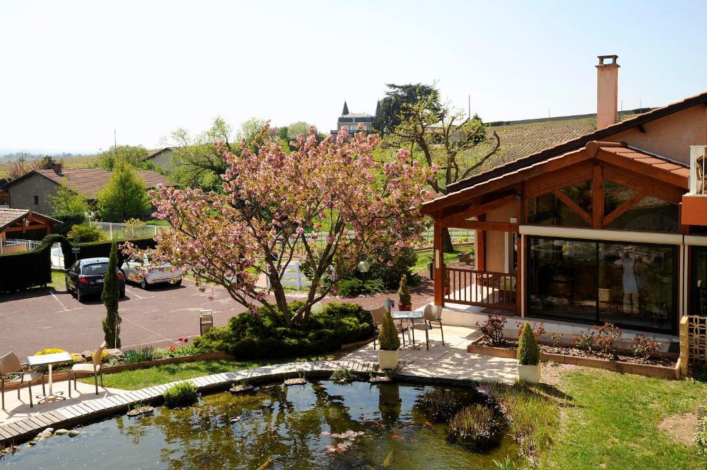 Logis Hotel Des Grands Vins Fleurie Exteriör bild